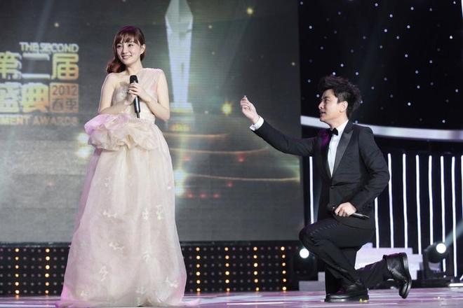 就算没有“夜宿门”他们也不是一路人瓦力游戏李小璐不会和贾乃亮复婚！(图12)
