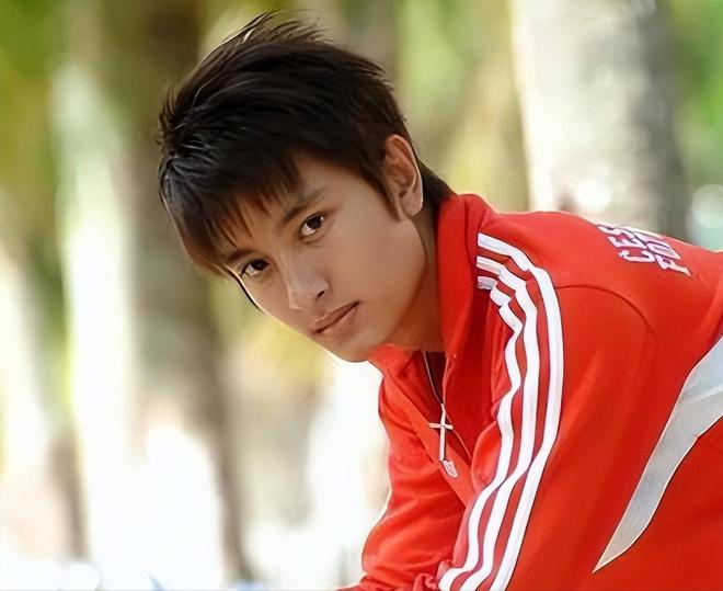 就算没有“夜宿门”他们也不是一路人瓦力游戏李小璐不会和贾乃亮复婚！(图6)