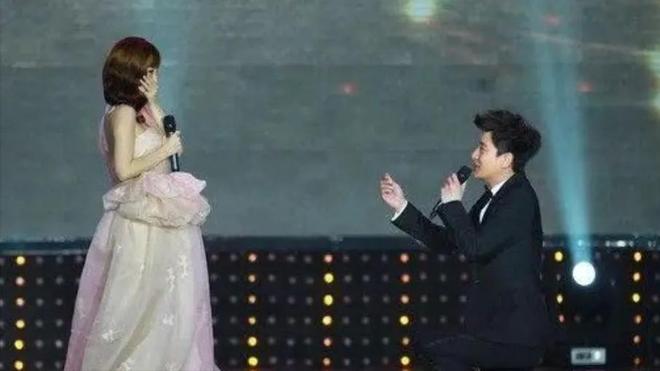 就算没有“夜宿门”他们也不是一路人瓦力游戏李小璐不会和贾乃亮复婚！(图16)