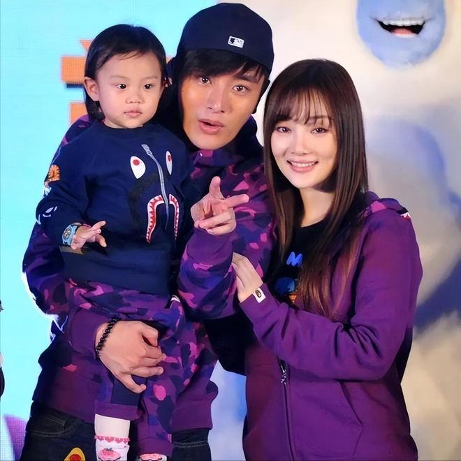 就算没有“夜宿门”他们也不是一路人瓦力游戏李小璐不会和贾乃亮复婚！(图14)