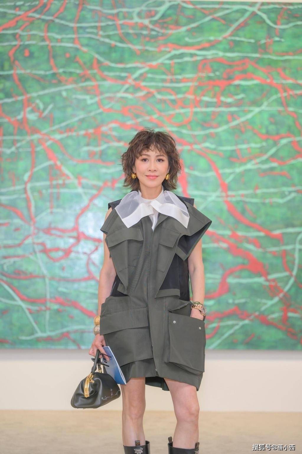 豪宅聚会素颜穿一身黑出镜美得似少女瓦力游戏55岁王菲与59岁刘嘉玲在(图8)