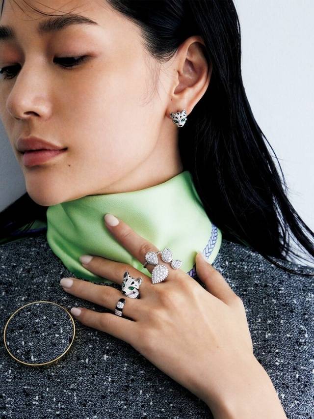 要学会用珠宝50+女性尤其不可忽略瓦力棋牌试玩灰色穿搭的高级感秘诀:(图9) 要学会用珠宝50+女性尤其不可忽略瓦力棋牌试玩灰色穿搭的高级感秘诀:(图9)