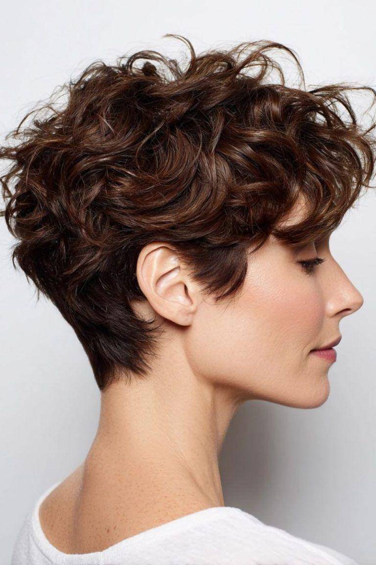 锁干练与灵动的双重魅力重塑发型时尚感瓦力棋牌游戏短款卷发与层次短发：解(图8)