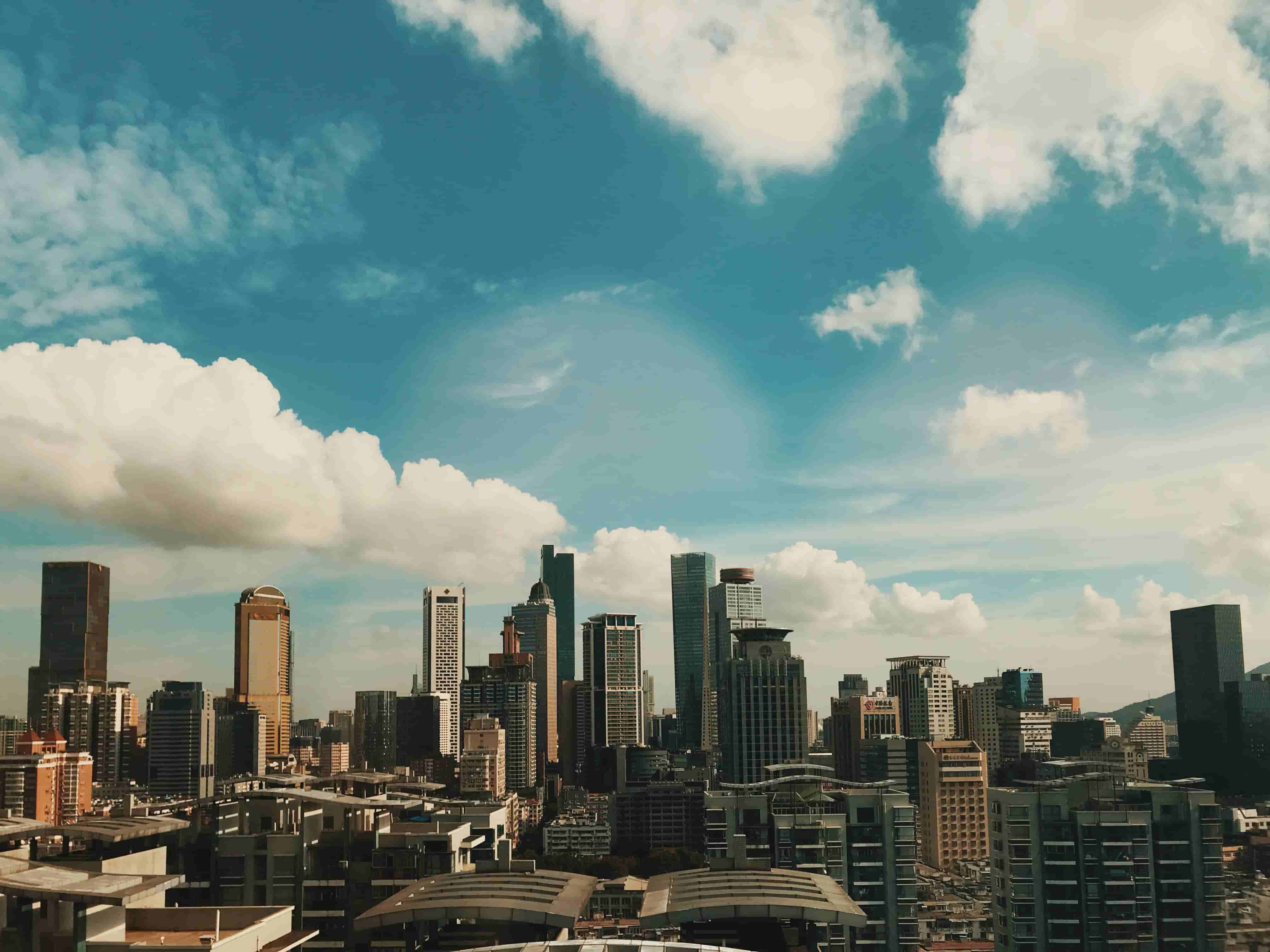 气质时尚的挂饰技巧与风格推荐瓦利棋牌耳环搭配秘籍：塑造(图1)